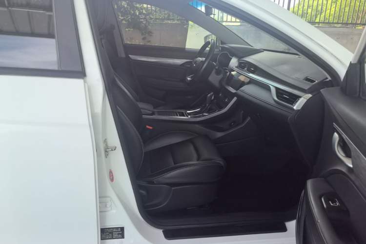 Used Geely Auto Emgrand 2019 Leading Edition 1.5L CVT Luxury Model China VI Standard Right Front Seat