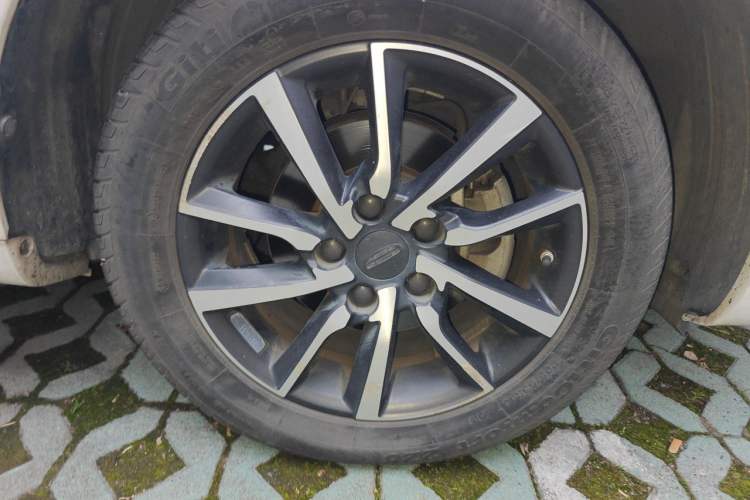 Used Geely Auto Emgrand 2019 Leading Edition 1.5L CVT Upward-Connected Model China VI Standard Right Front Wheel Hub