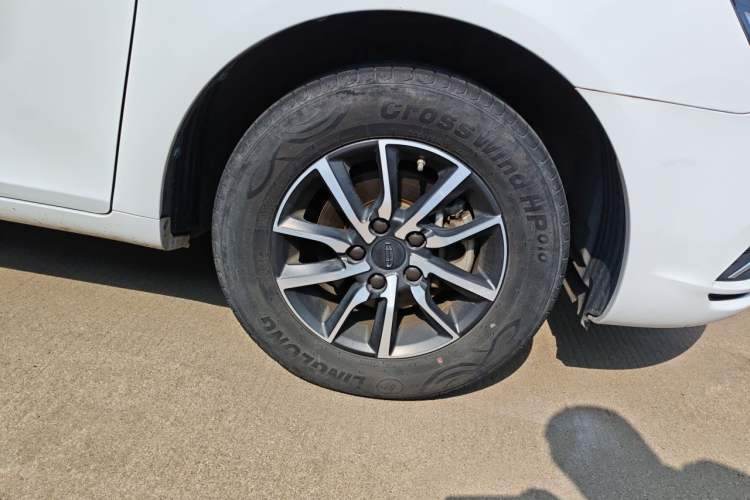 Used Geely Auto Emgrand 2019 Leading Edition 1.5L Manual Luxury Model China VI Standard Right Front Wheel Hub