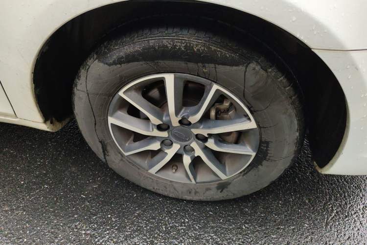 Used Geely Auto Emgrand 2019 Leading Edition 1.5L CVT Luxury Model China VI Standard Right Front Wheel Hub