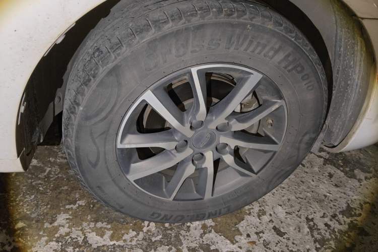 Used Geely Auto Emgrand 2019 Leading Edition 1.5L CVT Luxury Model China VI Standard Right Front Wheel Hub