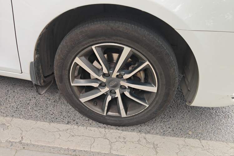 Used Geely Auto Emgrand 2019 Leading Edition 1.5L Manual Upward Asian Games Edition China VI Right Front Wheel Hub