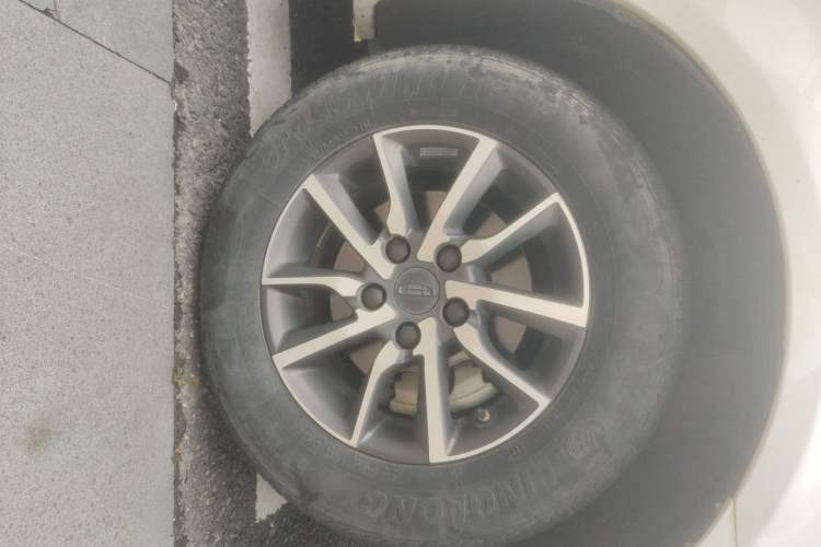 Used Geely Auto Emgrand 2019 Leading Edition 1.5L CVT Luxury Model China VI Standard Right Front Wheel Hub