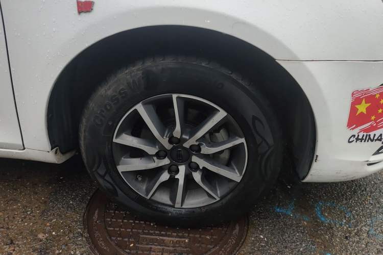 Used Geely Auto Emgrand 2019 Leading Edition 1.5L CVT Luxury Model China VI Standard Right Front Wheel Hub