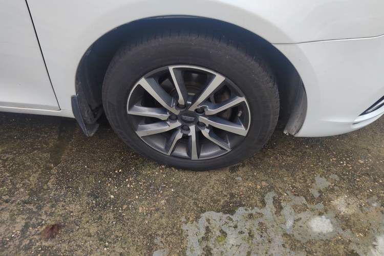 Used Geely Auto Emgrand 2019 Leading Edition 1.5L CVT Upward Connectivity Model China V Standard Right Front Wheel Hub