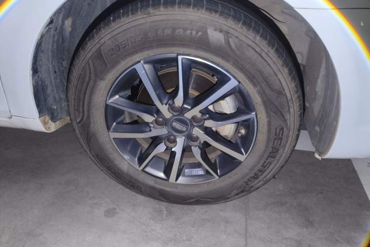 Used Geely Auto Emgrand 2019 Leading Edition 1.5L CVT Luxury Model China VI Standard Right Front Wheel Hub