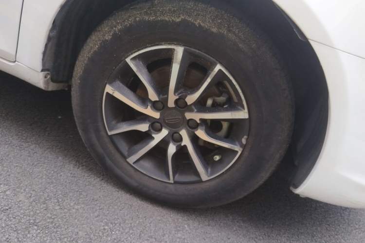 Used Geely Auto Emgrand 2019 Leading Edition 1.5L CVT Luxury Model China VI Standard Right Front Wheel Hub