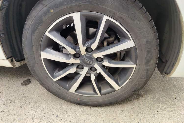 Used Geely Auto Emgrand 2019 Leading Edition 1.5L CVT Upward-Connected Model China VI Standard Right Front Wheel Hub