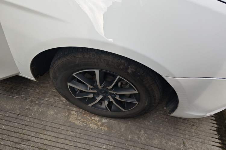Used Geely Auto Emgrand 2019 Leading Edition 1.5L Manual Luxury Model China VI Standard Right Front Wheel Hub