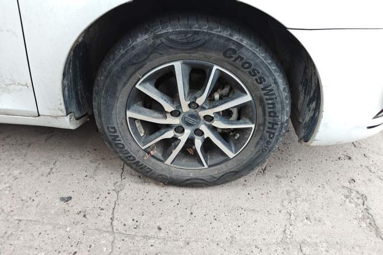 Used Geely Auto Emgrand 2019 Leading Edition 1.5L CVT Luxury Model China VI Standard Right Front Wheel Hub