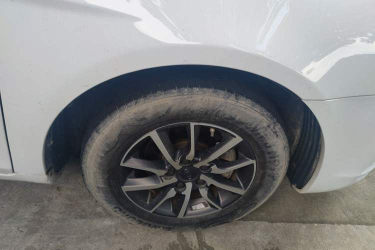 Used Geely Auto Emgrand 2019 Leading Edition 1.5L CVT Luxury Model China VI Standard Right Front Wheel Hub