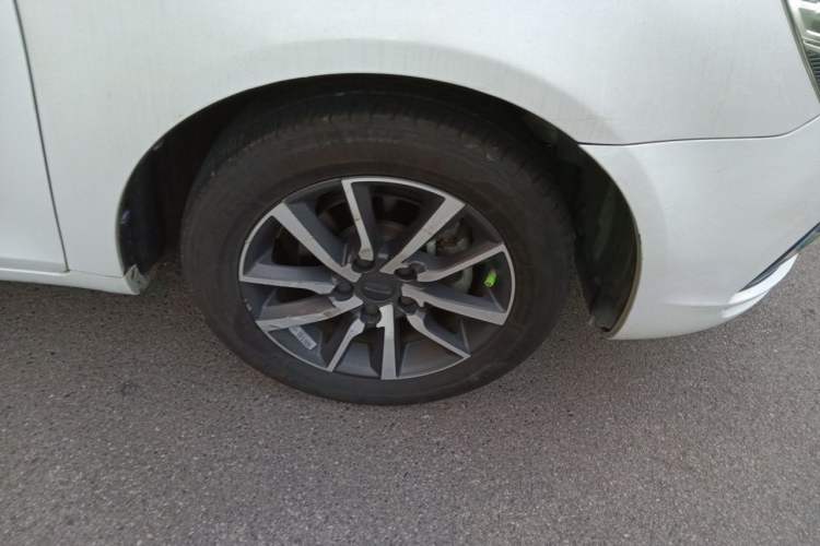 Used Geely Auto Emgrand 2019 Leading Edition 1.5L CVT Upward-Connected Model China VI Standard Right Front Wheel Hub