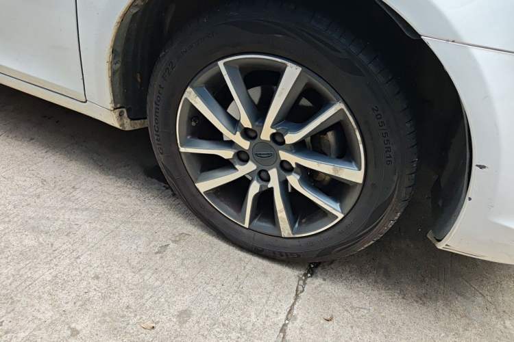 Used Geely Auto Emgrand 2019 Leading Edition 1.5L CVT Upward-Connected Model China VI Standard Right Front Wheel Hub