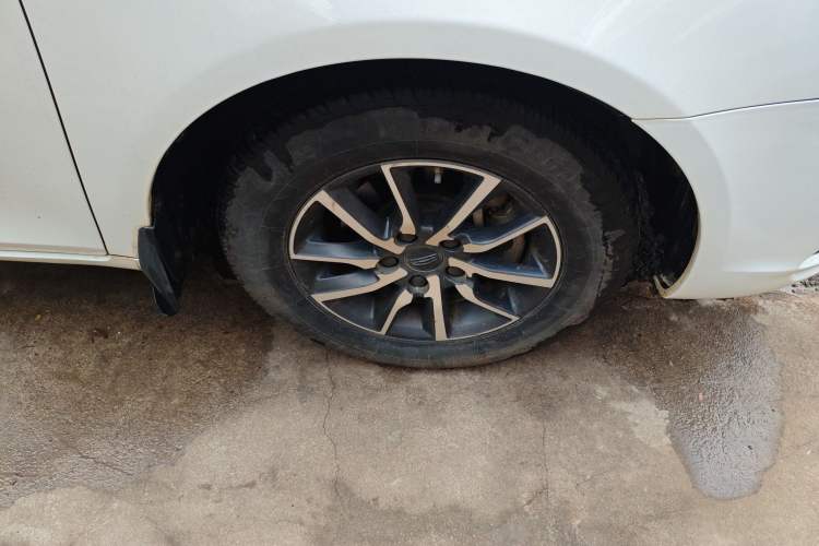Used Geely Auto Emgrand 2019 Leading Edition 1.5L CVT Luxury Model China VI Standard Right Front Wheel Hub