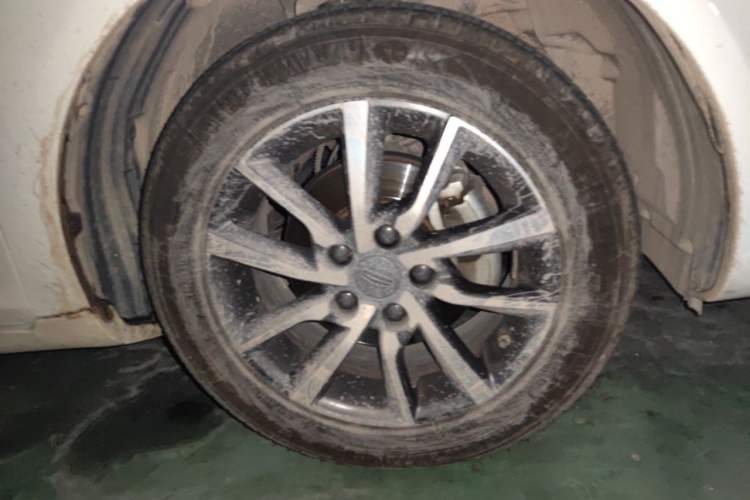 Used Geely Auto Emgrand 2019 Leading Edition 1.5L CVT Upward-Connected Model China VI Standard Right Front Wheel Hub