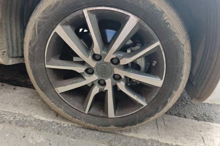 Used Geely Auto Emgrand 2019 Leading Edition 1.5L Manual Upward Asian Games Edition China VI Right Front Wheel Hub