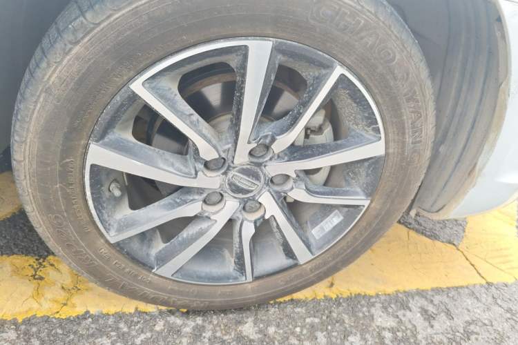 Used Geely Auto Emgrand 2019 Leading Edition 1.5L CVT Upward-Connected Model China VI Standard Right Front Wheel Hub