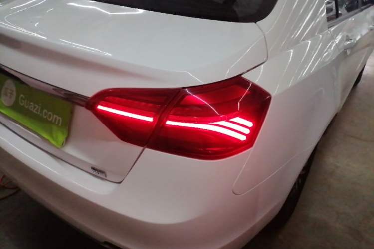 Used Geely Auto Emgrand 2019 Leading Edition 1.5L Manual Luxury Model China VI Standard Right Rear Taillight