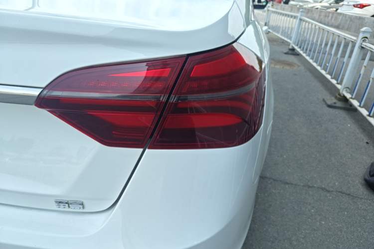 Used Geely Auto Emgrand 2019 Leading Edition 1.5L Manual Luxury Model China VI Standard Right Rear Taillight