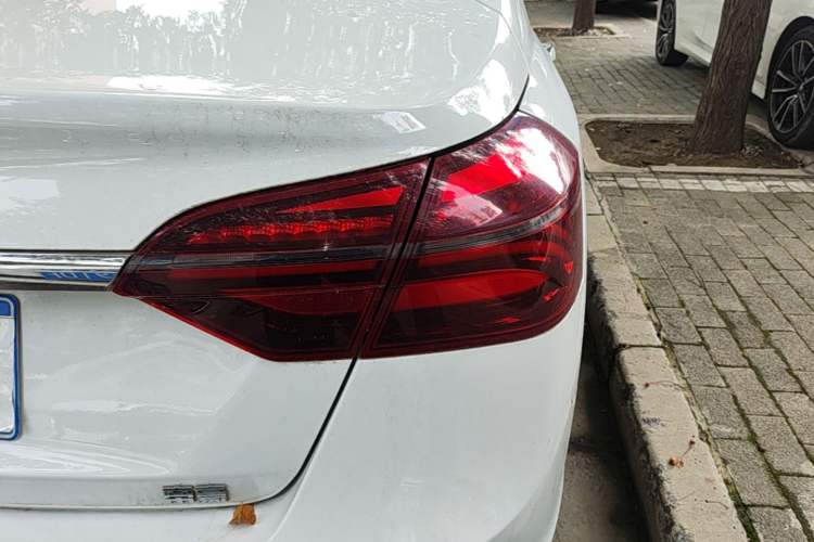Used Geely Auto Emgrand 2019 Leading Edition 1.5L CVT Luxury Model China VI Standard Right Rear Taillight