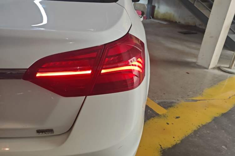 Used Geely Auto Emgrand 2019 Leading Edition 1.5L CVT Luxury Model China VI Standard Right Rear Taillight