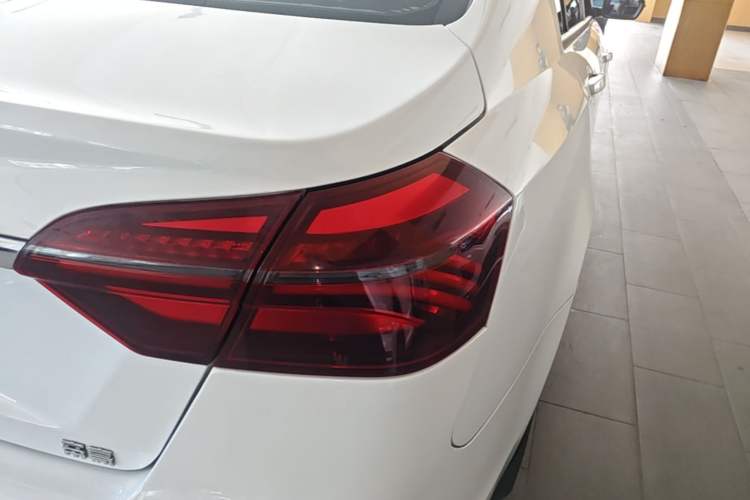 Used Geely Auto Emgrand 2019 Leading Edition 1.5L CVT Luxury Model China VI Standard Right Rear Taillight