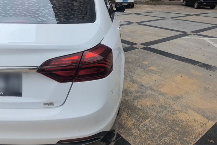 Used Geely Auto Emgrand 2019 Leading Edition 1.5L CVT Luxury Model China VI Standard Right Rear Taillight