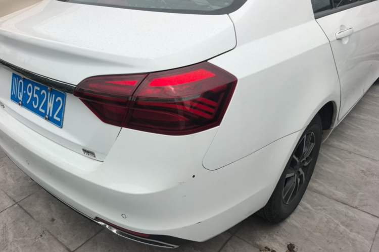 Used Geely Auto Emgrand 2019 Leading Edition 1.5L CVT Luxury Model China VI Standard Right Rear Taillight