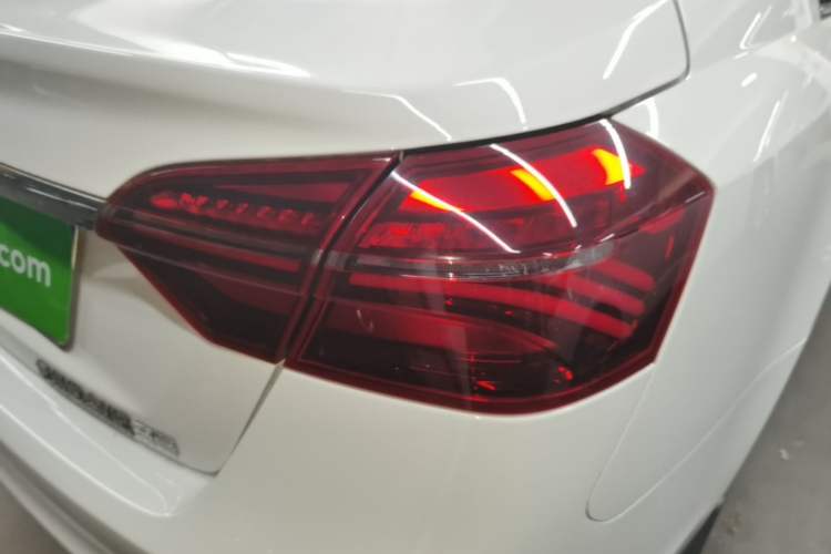 Used Geely Auto Emgrand 2019 Leading Edition 1.5L CVT Upward-Connected Model China VI Standard Right Rear Taillight