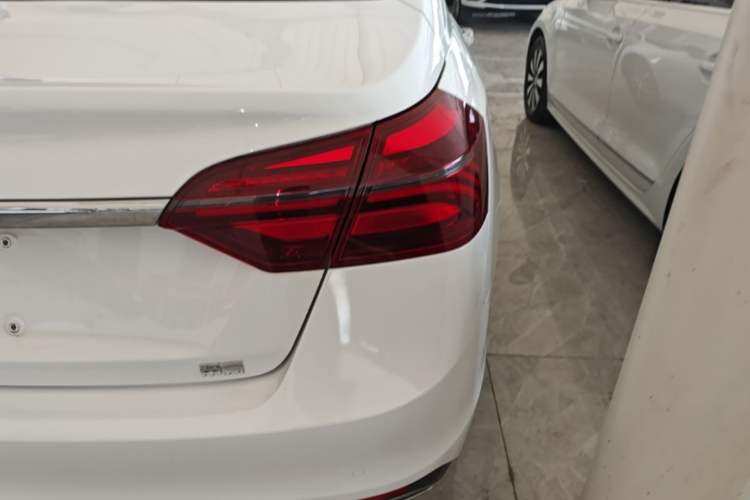 Used Geely Auto Emgrand 2019 Leading Edition 1.5L CVT Luxury Model China VI Standard Right Rear Taillight