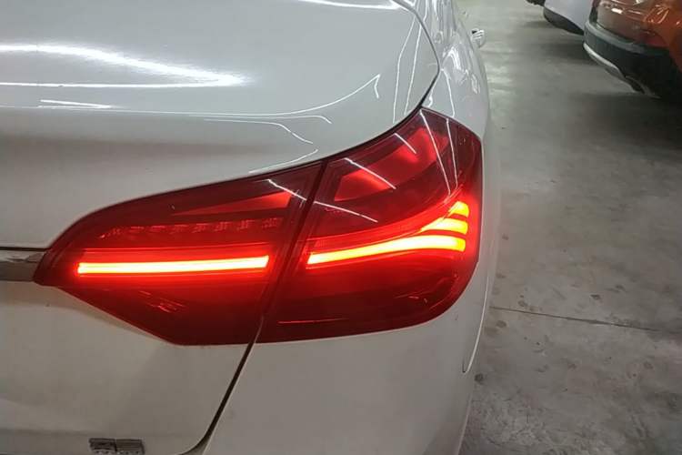 Used Geely Auto Emgrand 2019 Leading Edition 1.5L CVT Luxury Model China VI Standard Right Rear Taillight