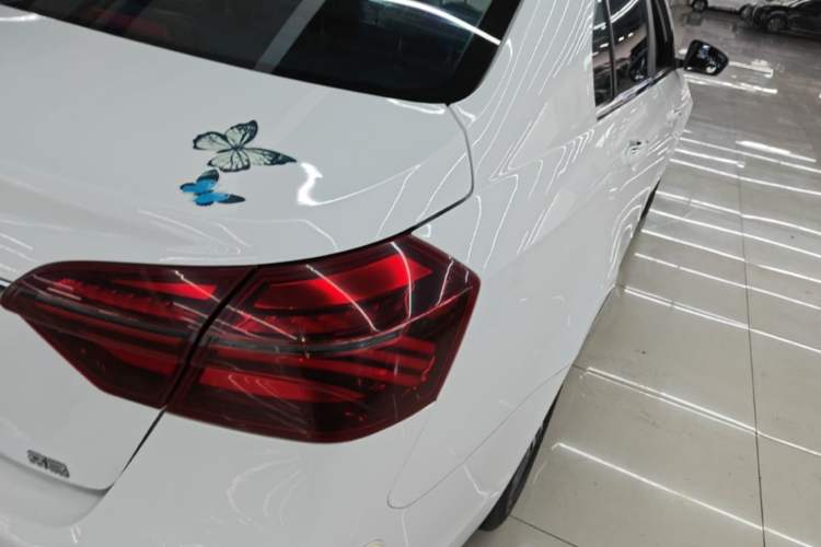 Used Geely Auto Emgrand 2019 Leading Edition 1.5L Manual Upgraded Connectivity Model China VI Standard Right Rear Taillight