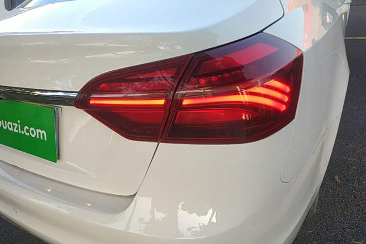 Used Geely Auto Emgrand 2019 Leading Edition 1.5L CVT Luxury Model China VI Standard Right Rear Taillight