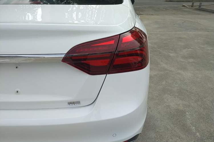 Used Geely Auto Emgrand 2019 Leading Edition 1.5L CVT Upward-Connected Model China VI Standard Right Rear Taillight