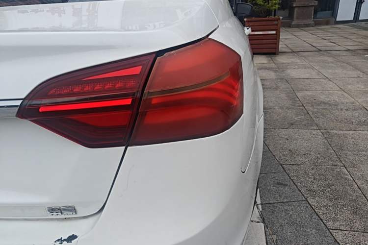 Used Geely Auto Emgrand 2019 Leading Edition 1.5L Manual Luxury Model China V Standard Right Rear Taillight
