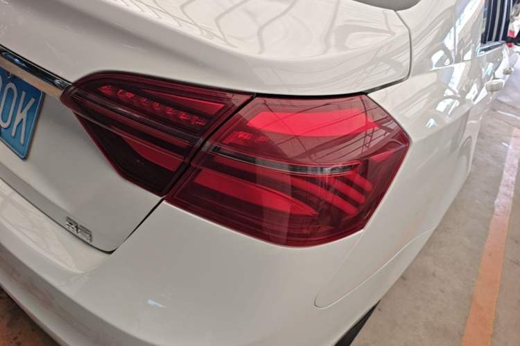 Used Geely Auto Emgrand 2019 Leading Edition 1.5L Manual Upgraded Connectivity Model China V Standard Right Rear Taillight