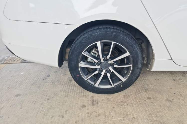 Used Geely Auto Emgrand 2019 Leading Edition 1.5L CVT Upward-Connected Model China VI Standard Right Rear Wheel Hub
