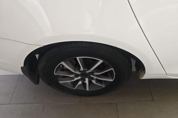 Used Geely Auto Emgrand 2019 Leading Edition 1.5L CVT Luxury Model China VI Standard Right Rear Wheel Hub