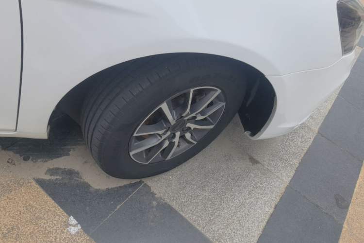 Used Geely Auto Emgrand 2019 Leading Edition 1.5L CVT Luxury Model China VI Standard Right Rear Wheel Hub