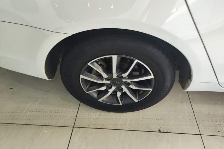 Used Geely Auto Emgrand 2019 Leading Edition 1.5L CVT Luxury Model China VI Standard Right Rear Wheel Hub