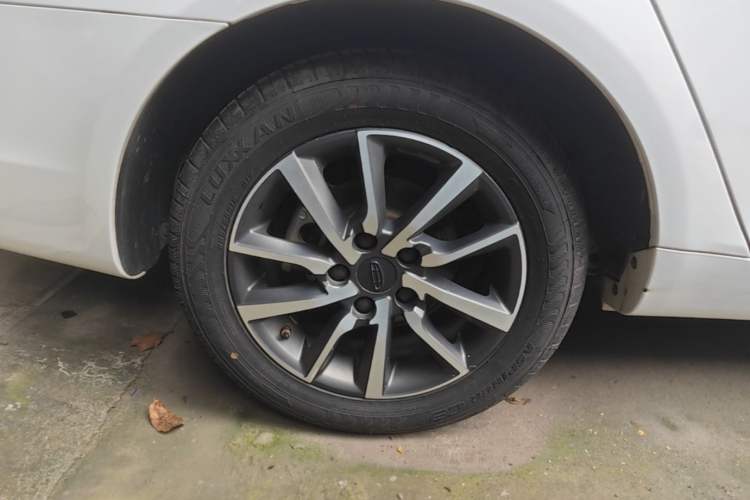 Used Geely Auto Emgrand 2019 Leading Edition 1.5L Manual Upward Asian Games Edition China VI Right Rear Wheel Hub