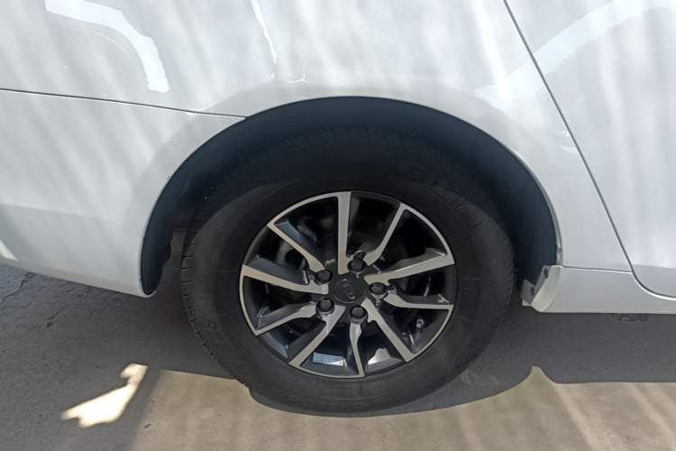 Used Geely Auto Emgrand 2019 Leading Edition 1.5L Manual Luxury Model China VI Standard Right Rear Wheel Hub