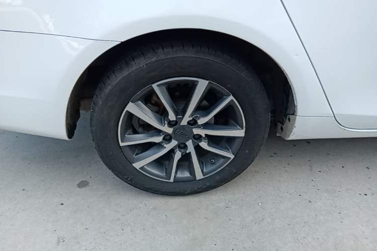 Used Geely Auto Emgrand 2019 Leading Edition 1.5L CVT Upward-Connected Model China VI Standard Right Rear Wheel Hub