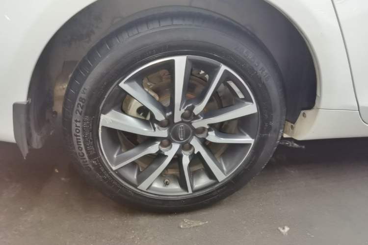 Used Geely Auto Emgrand 2019 Leading Edition 1.5L CVT Upward-Connected Model China VI Standard Right Rear Wheel Hub