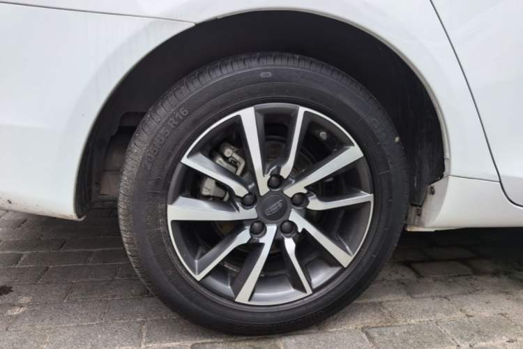 Used Geely Auto Emgrand 2019 Leading Edition 1.5L CVT Upward-Connected Model China VI Standard Right Rear Wheel Hub