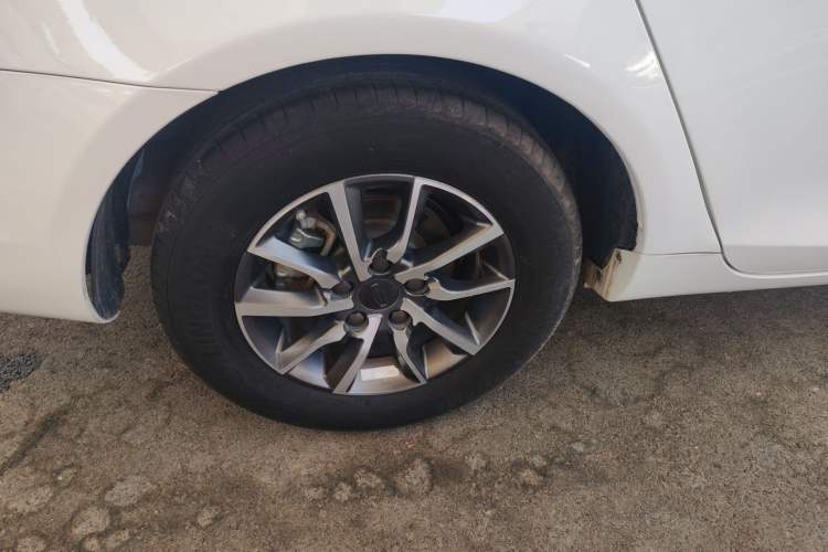 Used Geely Auto Emgrand 2019 Leading Edition 1.5L CVT Luxury Model China VI Standard Right Rear Wheel Hub