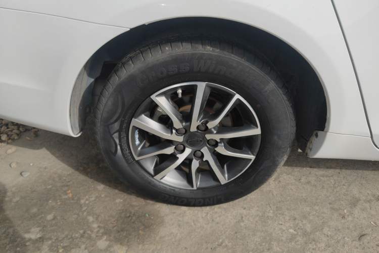 Used Geely Auto Emgrand 2019 Leading Edition 1.5L CVT Luxury Model China VI Standard Right Rear Wheel Hub