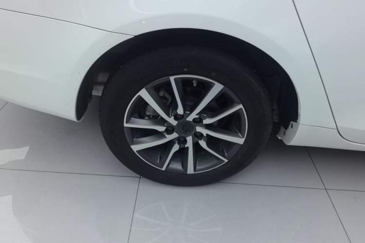Used Geely Auto Emgrand 2019 Leading Edition 1.5L CVT Upward-Connected Model China VI Standard Right Rear Wheel Hub