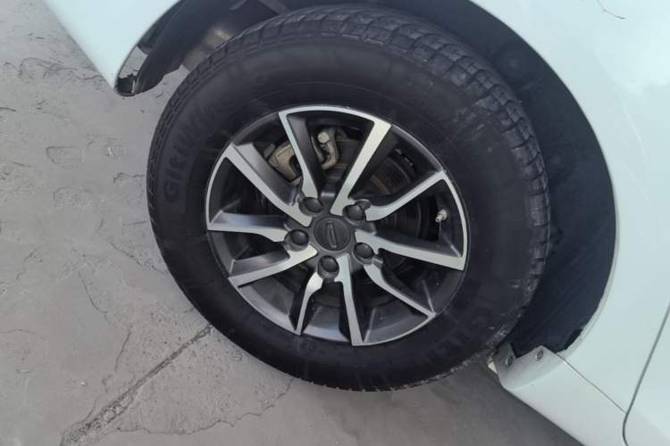 Used Geely Auto Emgrand 2019 Leading Edition 1.5L CVT Luxury Model China VI Standard Right Rear Wheel Hub