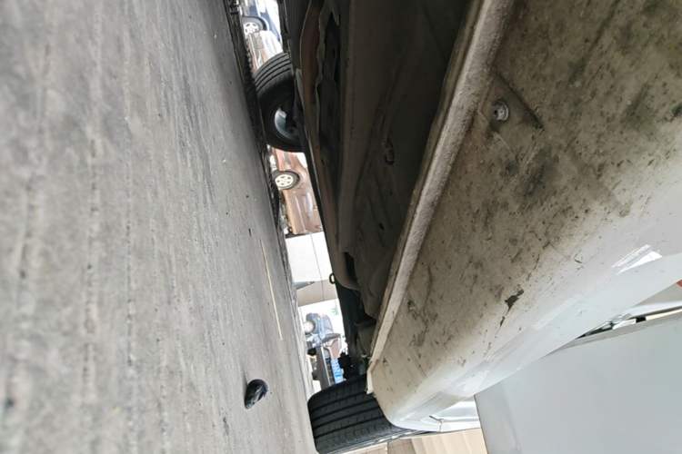 Used Geely Auto Emgrand 2019 Leading Edition 1.5L CVT Upward-Connected Model China VI Standard Right Side Sill